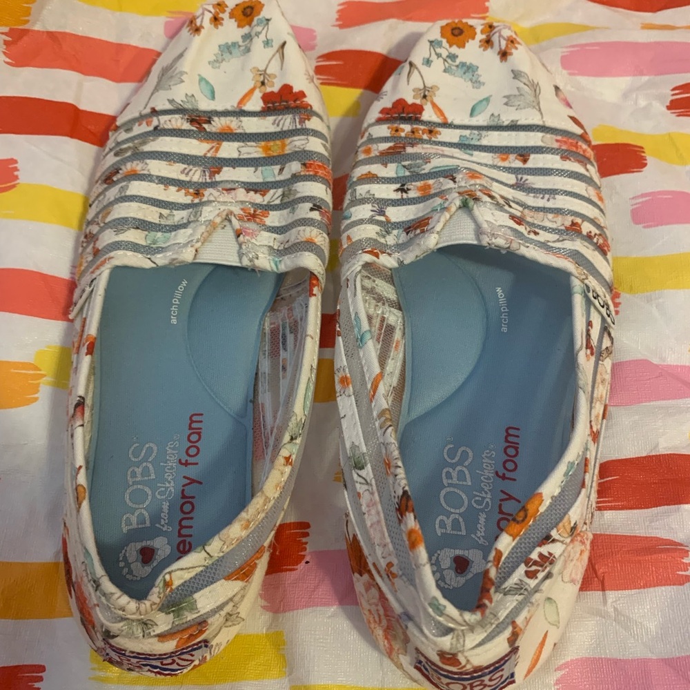 BOBS from Skechers Memory Foam floral flats - 8W